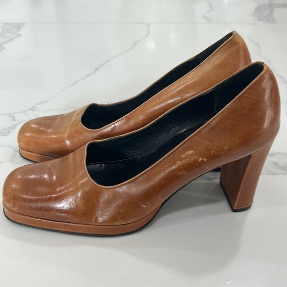 BCBG MaxAzria square toe heels size 7 - Picture 4 of 8